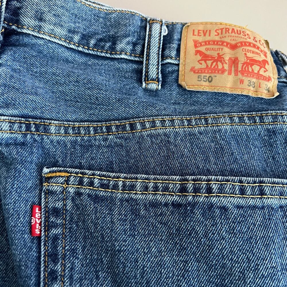 Levi's 550 Relaxed Straight Leg Work Wear Blue Denim Jeans | Men's Size 38X34 - Picture 3 of 9